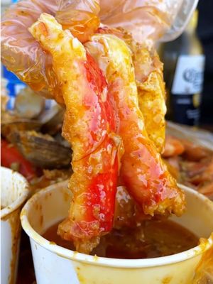 Crab feast at Raising Claw! 🦀🔥 Get ready to get messy and dig into a table full of saucy, juicy crab goodness! 😮‍💨 Calling all crab lovers—who are you bringing to this feast? 👀 📍 Raising Claw 13265 Harbor Blvd, Garden Grove, CA 92843 #FoodwithZen  #CrabFeast #SeafoodBoil #seafoodlover seafood . seafood lover . seafood boil