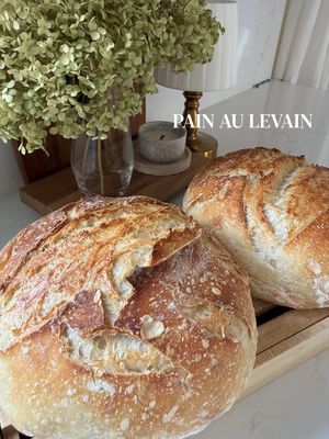 Production pain au levain !!!  Voilà la recette de pain au levain  100gr levain actif 350 ml eau  500gr de farine  10gr sel  #pain #painlevain 
