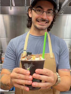 You might say it’s a trick AND a treat 😏 #ShakeShack #Reeses 