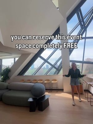 the more you know 👀 under chapter 91 (the Massachusetts Public Waterfront Act) the public is entitled to this space located on the second floor of the Education First building for meetings and events. 📍2nd floor of Education First in Cambridge Thanks to charlesriverconservancy for sharing this one with me and making it accessible to learn about. To book a FREE Space visit the following link and request to book: https://thecharles.org/our-work/lynch-family-skatepark/#publicspace #freebostonspaces #thingstodoinboston #makebostonhome