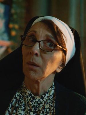 Todo mundo sabe que se não tivesse chovendo a Irmã Andrea teria usado água da limpeza mesmo 🤣 🎬: #Evil (Temporada 4) #Série #Terror #Sobrenatural #ParamountPlus