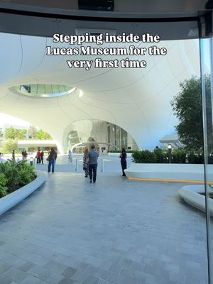 Did R2-D2 just greet us?? Stepping inside the Lucas Museum for the first time! 🥹Officially opens Sept. 22 #lucasmuseum #losangeles #starwars #lamuseums #thingstodo 