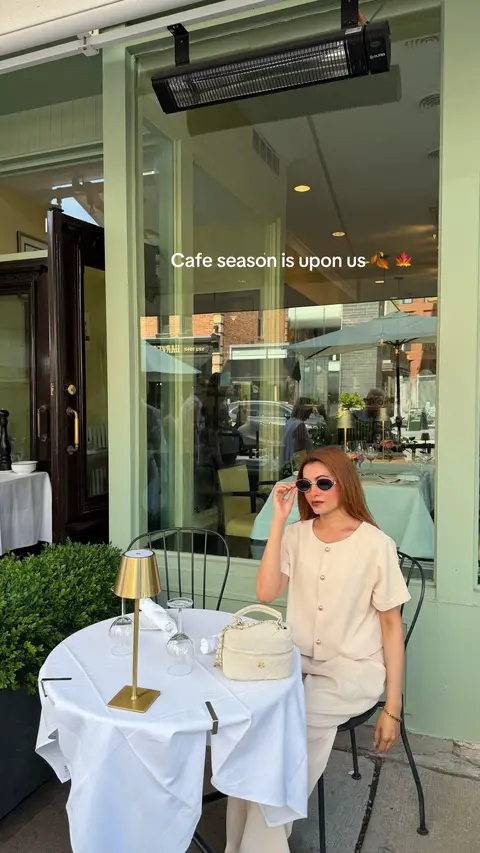 Cafe season loading 🍂 🍁  #paris #contentcreator #french #lifestyleblogger #fashiontiktok 