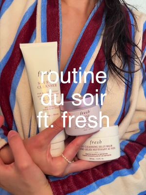my skin loves me so much depuis que je double cleanse!! featuring le nouveau Jelly Balm de Fresh, qui est tout autant satisfaisant à utiliser que efficace! @sephoracanada @freshbeauty 😴⭐️🧼🤏🏼 #ad #skincare #nighttimeroutine 