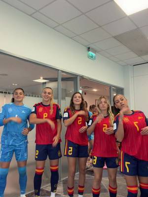 🪩 Y ¿qué fue?? 🌍 Y ¿qué será? #U20WWC | NuestraBase @irune @laaiialopezz_ @Noe Beltran @marisagarcia.20 @amayaa 