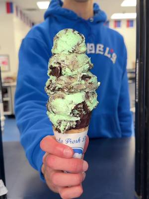 A little mint, a little crunch, and a whole lot of delicious 🍃🍪🍦 Mint Made with OREO® brings together cool, creamy mint-flavored ice cream and classic OREO® cookie pieces for a scoop that hits the spot every time.