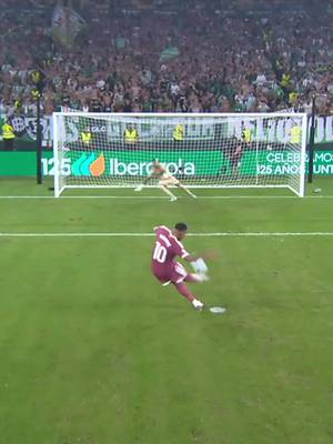 Valles vs. Mbappé. 👀🧤 #RealBetisRealMadrid #LALIGAHighlights #VUELVELALIGA #DeportesEnTikTok #LALIGAEASPORTS 