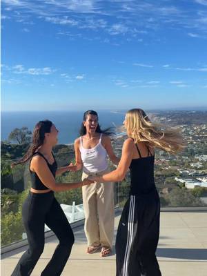 fancy seeing you here!! @Hannah Meloche @Ellie Thumann 