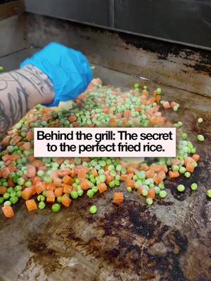 The secret to fried rice that actually hits the spot comes down to zero shortcuts in morning prep. From cutting veggies daily to searing everything to order right on the line, we make sure every portion arrives hot, aromatic, and packed with savory goodness from top to bottom. Upgrade your workday lunch break by visiting bowlsofrice.com for delivery in Houston #bowlsofrice #bowlsofricehouston #westchasehouston #memorialfoodco #westchasedistrict 