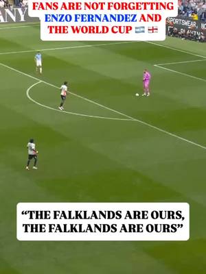 Manchester City’s Enzo Fernandez subbed off to Coventry City fans singing “the Falklands are ours.”  The midfielder scored the equalizer for Argentina in their win over England in the World Cup semi-final, after which Argentine players held a banner saying the British-controlled islands belong to Argentina. #PremierLeague #enzofernandez #mancity 