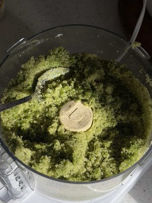 Had to make a dedicated post for this basil sugar because it is truly my new favorite cake flavor! You simply process the basil with the cane sugar and then cream the basil sugar with butter 🌿 Share full cake recipe tomorrow so stayed tuned :) #basil #cake #bakinghacks #homebaker 
