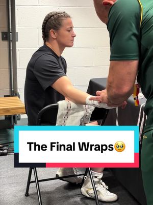 Katie Taylor wraps her hands for the final time🥹 #katietaylor #taylorpili #boxing #matchroomboxing 