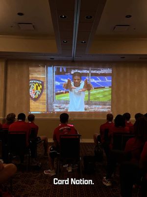 One of the gr8est showing love 👏 #gocards #lamarjackson #goat #football @Baltimore Ravens 