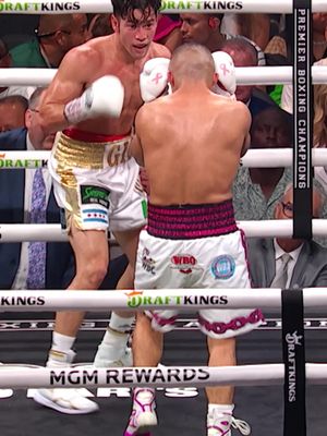 Cabrera had an 8in reach advantage and used it to survive. #IsaacPitbullCruz still out-landed him 152-55 in power shots. That's the story: give Cruz a boxer with a reach advantage and he'll land the cleaner, harder punches anyway. Bravo's the same size. That plays right into Pitbull's hands. 🥊 #PitbullBravo | LIVE on @daznboxing #PBC #Boxing #Boxeo