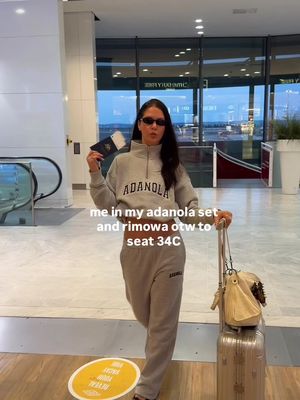 travelling in style x @Jacquie #airportoutfit 