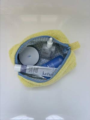 Le soleil toute l’année ? oui 🌞 Les taches de soleil ? on en parle 👀 Ça fait 6 mois que j’utilise cette routine @kreme-paris : 🩶 Sérum Concentré Anti-Tâches 🩶 Créme Éclat Anti-Tâches #skincareroutine #tachesdesoleil #ugccreator #kreme