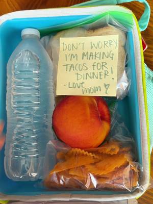 Moms that leave notes in your lunch box >>>>>>>> #backtoschoolszn