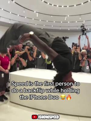 Speed wanted to be the first person to do a backflip while holding the new foldable iPhone 😂 (via @IShowSpeed) #flip #apple #iphone #iphoneduo #ishowspeed 