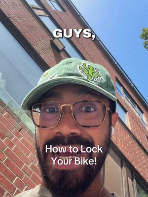 This is how you lock your bike so bike thieves (hopefully) don't steal it btw #biketok #toronto #fy #biketips 