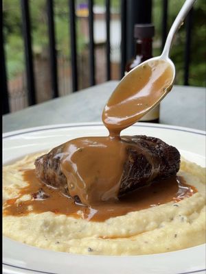 AD This is my braised short rib with pomme puree. The secret ingredient? @Taylor&Colledge International Organic and Fairtrade Vanilla Extract. It doesn’t make it sweet, instead adding a great depth to the sauce.