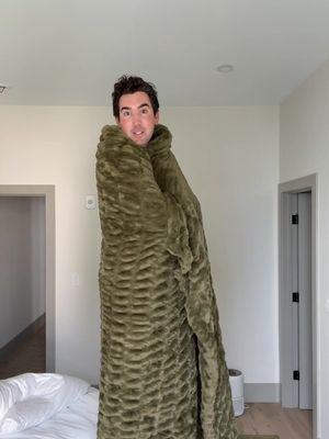 I don’t like the F-word …. but if you do you can use my code GRAYDON35 for 35% off site wide #lolapartner 
