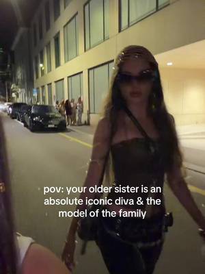 invite me to paris or london fashion week!!😻 older sisters will forever be the most iconic. created by @𝐌𝐄𝐘𝐑𝐀 #sister #oldersister #Siblings 