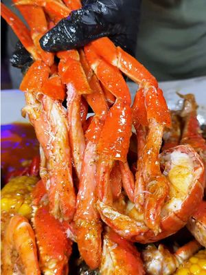 Snow Crab is calling your name at Raising Claw! 🦀🔥 Juicy, saucy, and ready for you to crack into. 😮‍💨 Grab your seafood crew and come get messy! 📍 Raising Claw 13265 Harbor Blvd, Garden Grove, CA 92843 #SnowCrab #SeafoodBoil #seafoodlover 