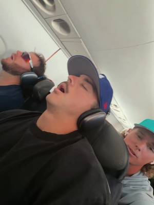 night night @Ben Parker 😴#travel #plane #teammates #daltonmauldin 