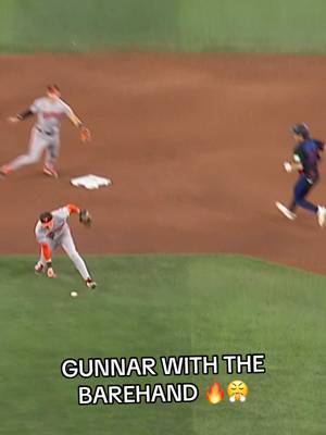 Look ma, one hand ✋ #orioles #MLB #baseball #baltimoreorioles #baltimore 