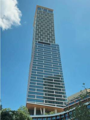 For the first time in more than 40 years, Texas has a new tallest building. #architecturelovers #construction #TheB1M #skyscraper 