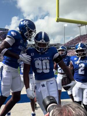 POV: Mi’Quise Humphrey-Grace pick six 😼 #FeedTheStuds #GoBigBlue #Football 