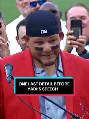 one last detail before Yadi’s speech #MLB #cardinals #yadiermolina #halloffame #baseball 