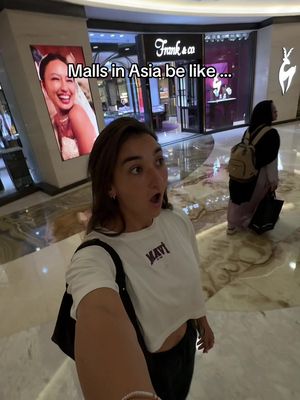 like wdym I did my 10k steps just walking around one out of 7 floors #asiatravel #surabaya 