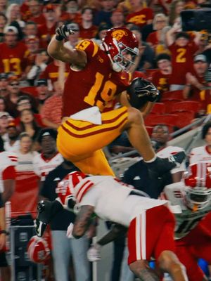 he really jumped over two grown men 😭🤯