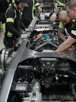Fresh off the line! We have now started series production of our electric trucks with up to 700 km of range. Read more: https://www.volvotrucks.com/en-en/news-stories/press-releases/2026/sep/volvo-starts-series-production-of-electric-trucks-with-up-to-700.html #volvotrucks #electrictrucksinreality #electrictrucks
