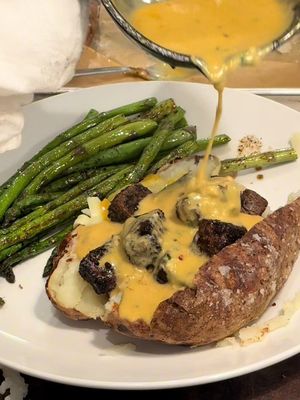 Parmesan Garlic Steak Bite Loaded Potatoes with Apple Pie Cheesecake Puffs for dessert #outdoorcooking #marriage #backyardvibes #blackstone #lifestylevlog 