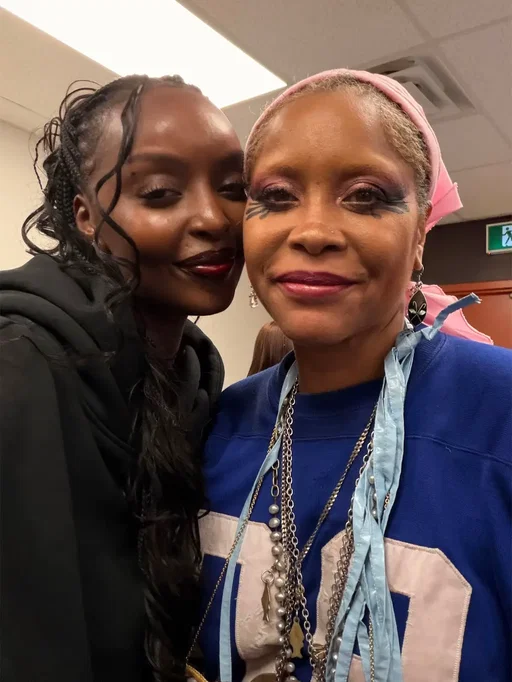 Met the coolest person ever #erykahbadu 
