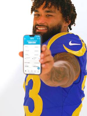 The newest member of #TeamSoFi has entered the chat. We are proud to welcome Kryen Williams to the squad. Wanna make smart moves off the field like KW? Join SoFi today.