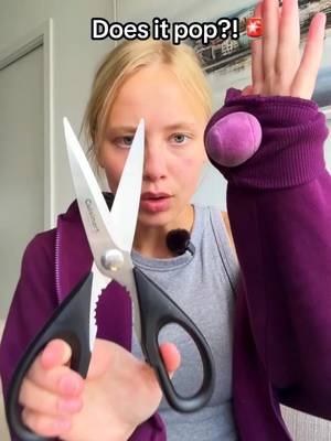 Tried the other part of the scissors this time, still no popping, this stress ball hoodie doesn't quit 🧳 shop the collection now.  #fidgeting #adhd #cloudnineclothing #stressballhoodie #fidgetsweatshirt