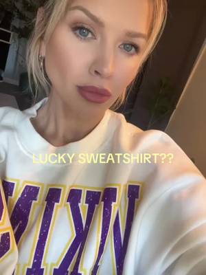 💜💛💜💛💜Vikings won!!! Is this my lucky sweatshirt ??? #mnvikings #minnesotan #footballseason #mncheck #vikingsfootball 