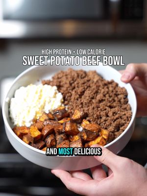 High Protein and Low Calorie Sweet Potato Beef bowl! The easiest and best meal prep I’ve been on for a while now.  Ingredients: - 93/7 lean ground beef - sweet potatoes - @Good Culture cottage cheese - @Mike’s Hot Honey  #mealprep #easymeal #fitness #lowcalorie #highprotein 