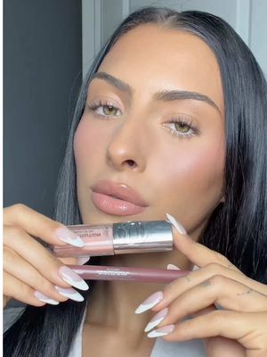 If you’re looking to nail the lip-maxxing trend while keeping it neutral @priyajocelyn shows off her perfect lip combo for enhancing her lips in just two easy steps: Blurfiller Lip Contour (in shade Brown Caramel) and topped with Plump Ambition Lip Oil (in shade Milky Nude). #LorealParis #lipmaxxing #lipcombo