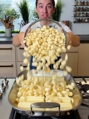 If you make this with 999 cloves of garlic, it won’t come out correctly! #Recipe #cooking #garlic #butter #EasyRecipe 