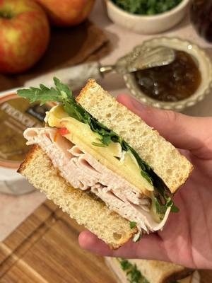 Fall is coming, and you need to save this recipe! 🍂🧀 Turkey Apple Brie Melt: 👉 Boar's Head® Ovengold® Roasted Turkey Breast 👉 Boar's Head® French Brie Cheese 👉 Fig jam 👉 Apple, sliced 👉 Arugula 👉 Sourdough #BoarsHead #Foodie #Deli #GrilledCheese #FallFlavors 