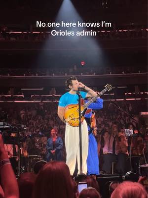 Hi Harry 🧡 @HSHQ #harrystyles #togethertogether #msg #kissco #harrystylestour