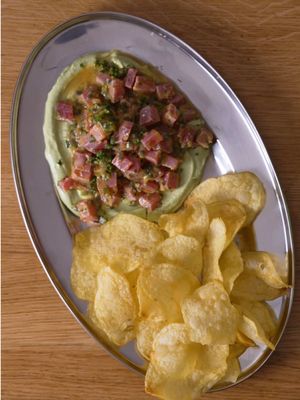 It’s still blazing out here in LA and this Passion Fruit Tuna Tartare with a Creamy Avo Sauce is all I want to eat. Recipe will be posted on substack.