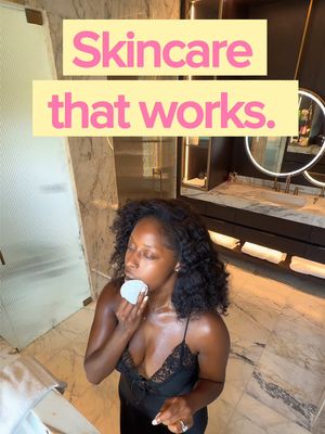 A little morning skincare moment ☀️  I’ve been loving my @Clarins USA Double Serum + Multi-Active Face Cream combo for that extra boost of hydration and glow. My skin has been feeling so much softer and smoother lately. #ClarinsPartner