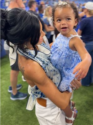 my girly pop 💙🤍 
