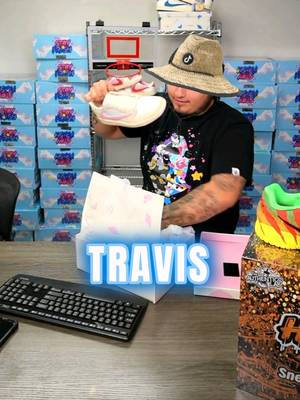 PINK PULL‼️FOR ONLY $9 ⁉️😳 | SOMEONE PULLED $450+ NIKE TRAVIS SCOTT SHY PINK👟 FOR ONLY $9 on our Live😱🔥 #Livebreaks #tiktoklive #livehighlights #unvaultedlyte  #nike 