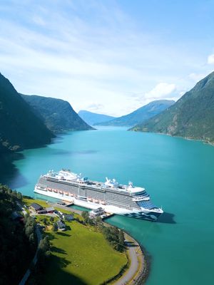 Welcome to one of Northern Europe's most captivating destinations. 🇳🇴 📍 7-Day Norwegian Fjords From dramatic fjords to charming coastal towns, we'll take you there.